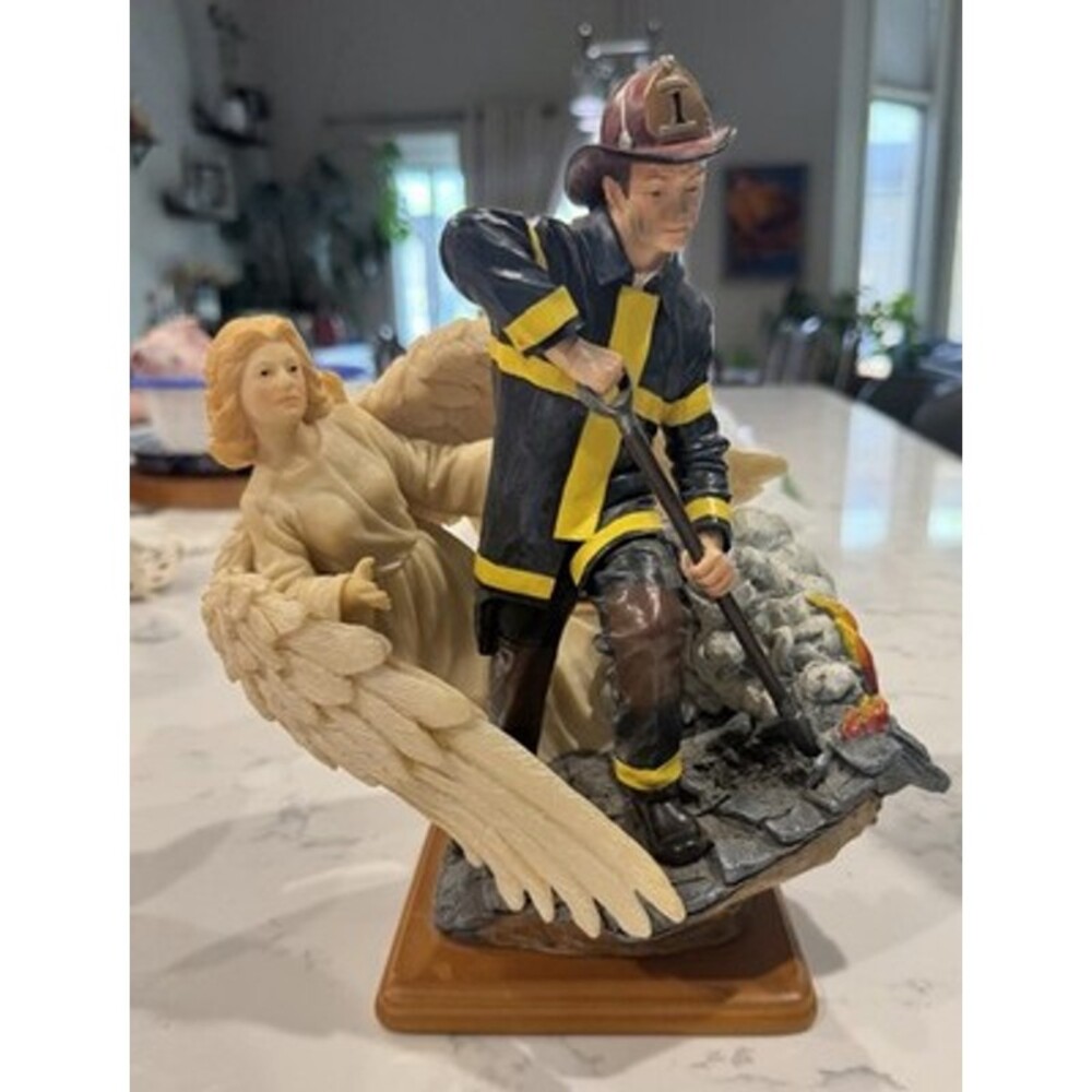 Vanmark 2001 Firefighter Red Hats of Courage "Unseen Guardian" Statue #FM88637